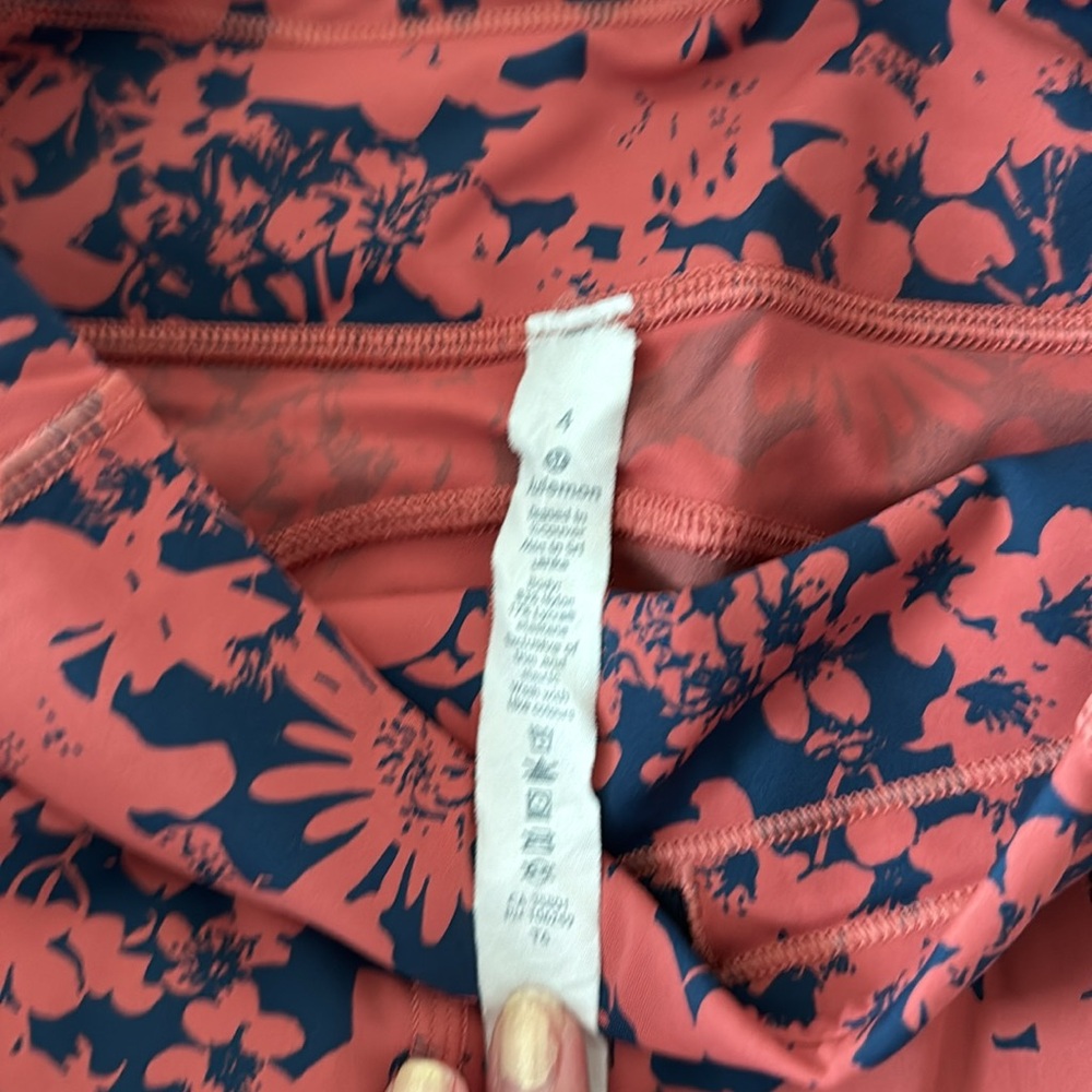 Lululemon leggings - Picture 2 of 4